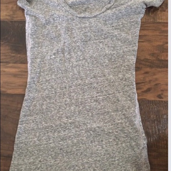 American Eagle Favorite Tee - Picture 4 of 5